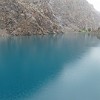 Die Marguzor Seen erinnern an einen Regenbogen: je tiefer der See liegt, desto kleiner ist sein Umfang und desto satter seine Farbe. Und jeder See ist einzigartig in seiner Schönheit.